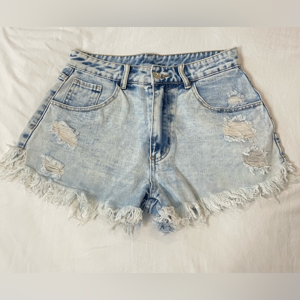 SHEIN Brand New Light Wash Jean Shorts. Never worn before. Size M (6).